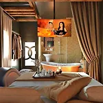 S419 Love Nest